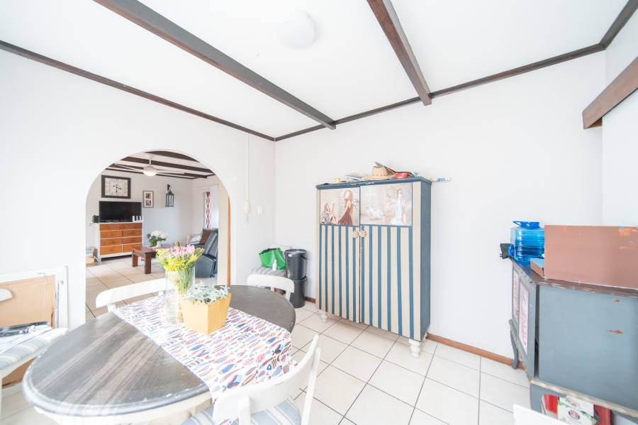 To Let 4 Bedroom Property for Rent in Baysville Eastern Cape